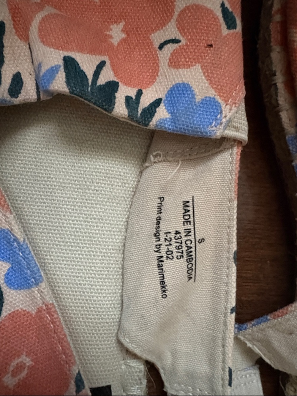Marimekko x Uniqlo Coral and Blue Floral Canvas Slingback Sandals - Picture 4 of 4